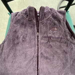 Women’s North Face purple vest.